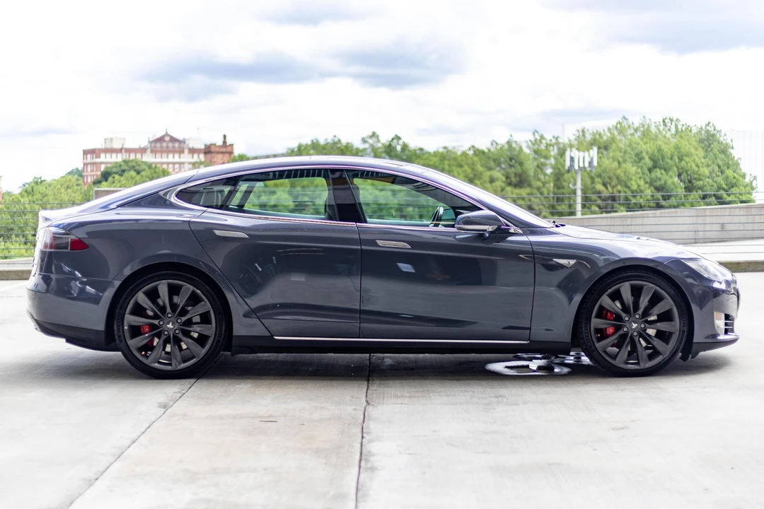 2015 Tesla Model S - Image 3 of 31