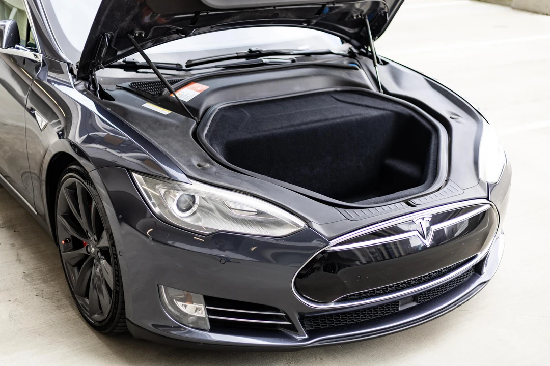 2015 Tesla Model S - Image 14 of 31