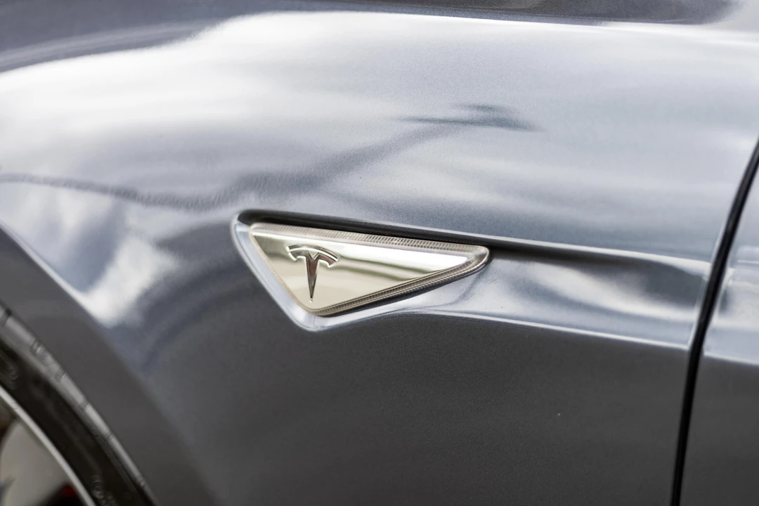 2015 Tesla Model S - Image 20 of 31