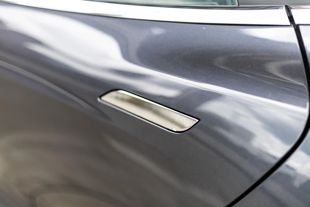 2015 Tesla Model S - Image 25 of 31