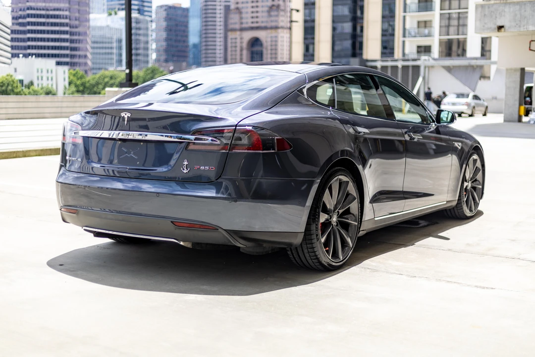 2015 Tesla Model S - Image 9 of 31