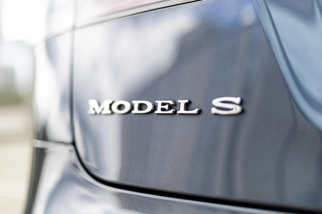 2015 Tesla Model S - Image 31 of 31