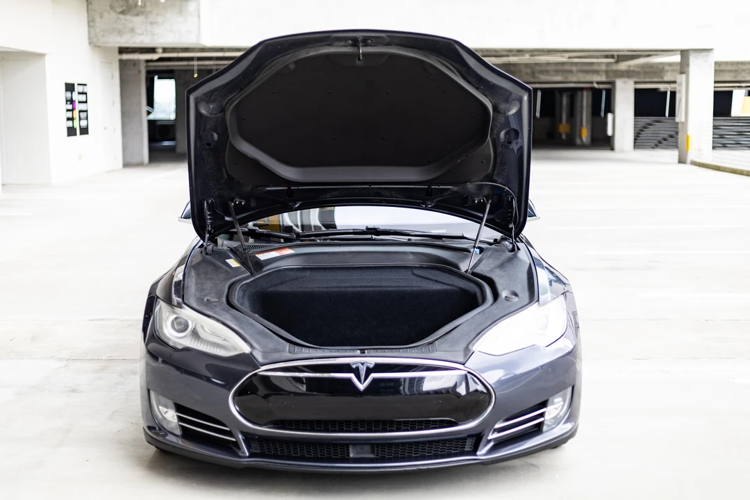 2015 Tesla Model S - Image 13 of 31