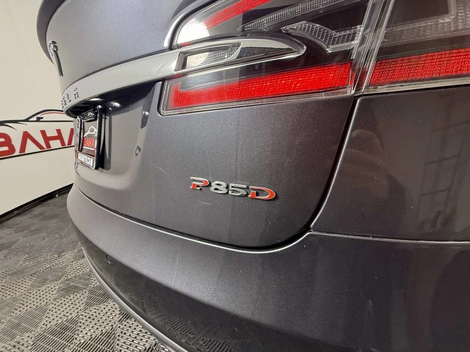 2015 Tesla Model S - Image 10 of 21