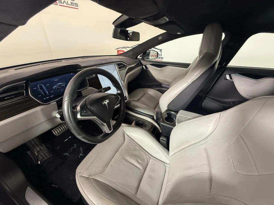 2015 Tesla Model S - Image 20 of 31