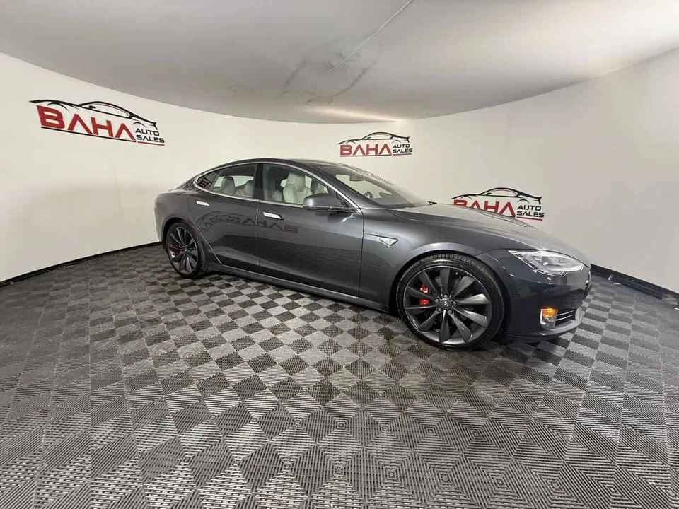 2015 Tesla Model S - Image 14 of 31