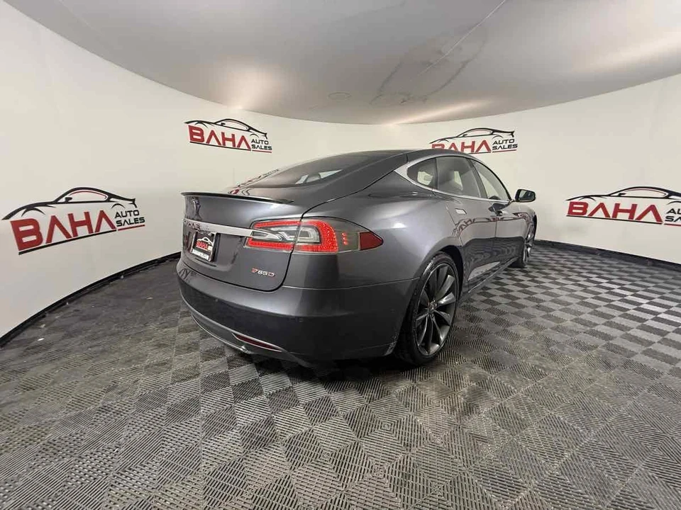 2015 Tesla Model S - Image 11 of 31