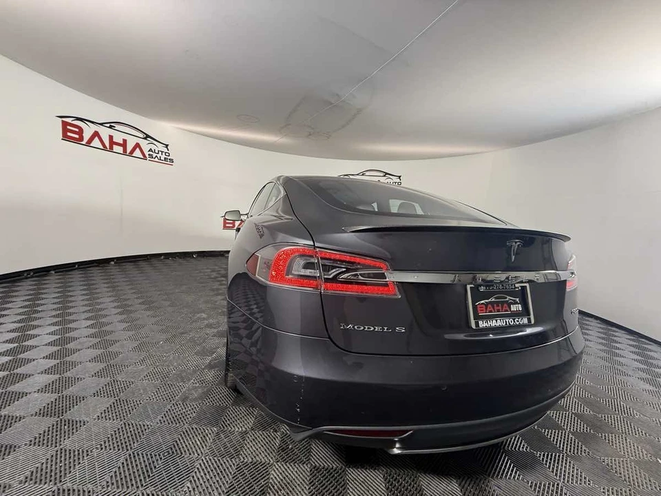 2015 Tesla Model S - Image 8 of 31