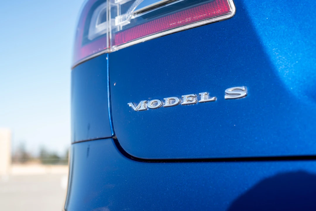 2015 Tesla Model S - Image 22 of 31