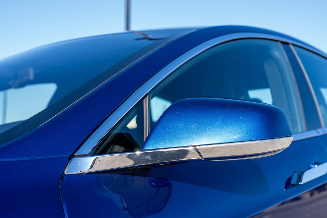 2015 Tesla Model S - Image 18 of 31