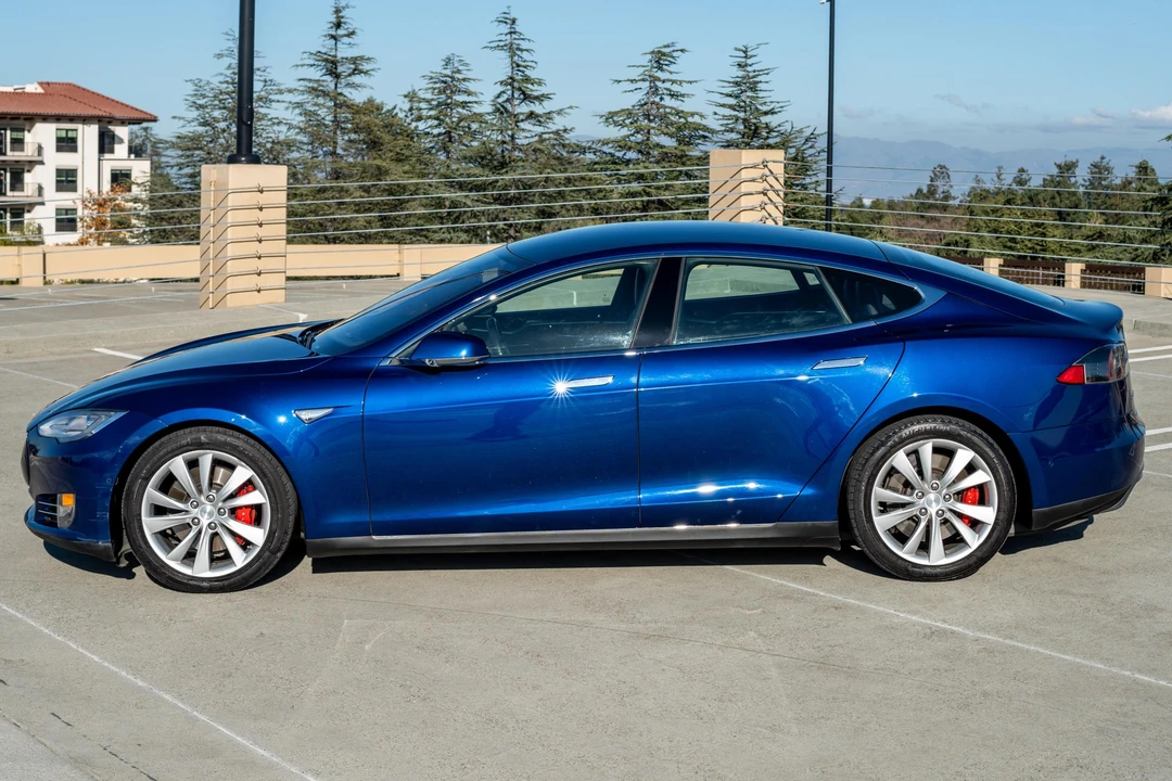 2015 Tesla Model S - Image 3 of 31