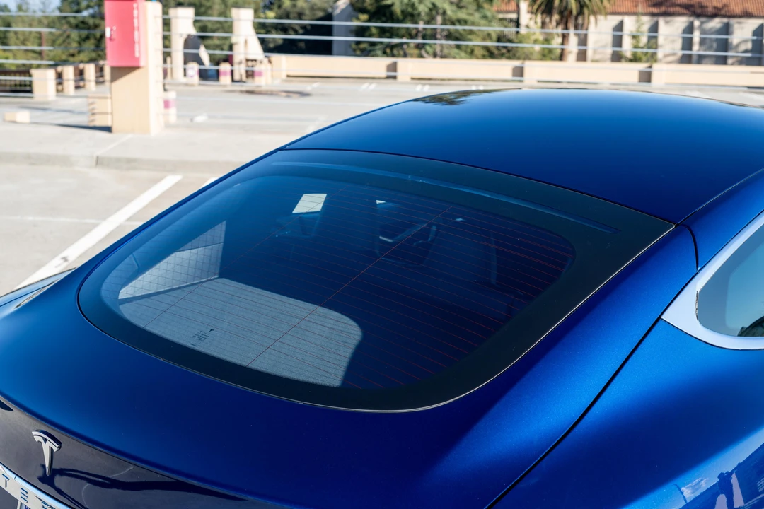 2015 Tesla Model S - Image 26 of 31