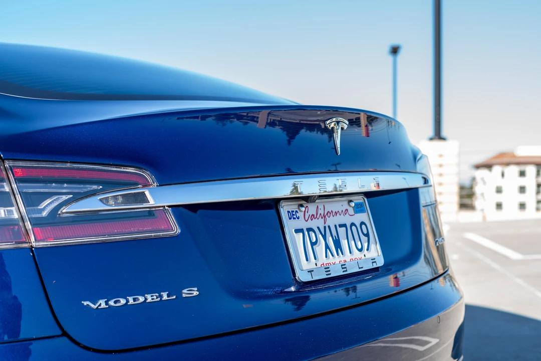 2015 Tesla Model S - Image 20 of 31