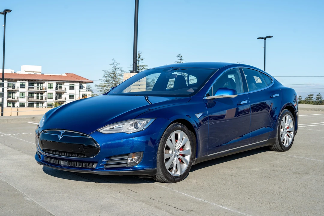 2015 Tesla Model S - Image 7 of 31