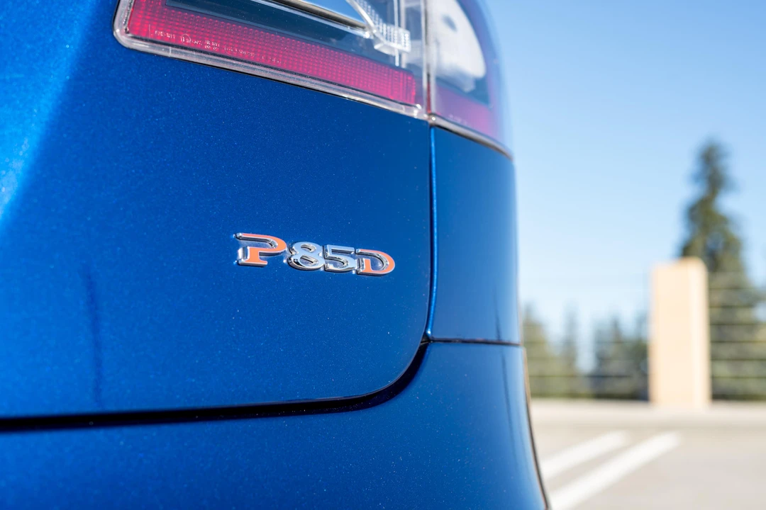 2015 Tesla Model S - Image 24 of 31