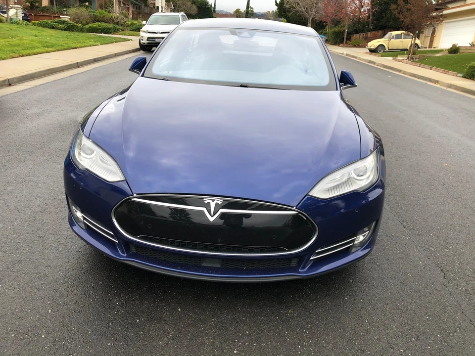 2015 Tesla Model S - Image 6 of 31