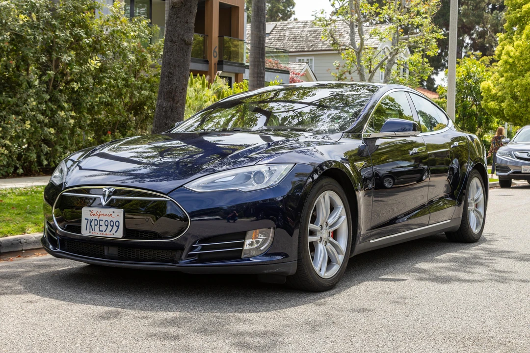 2015 Tesla Model S - Image 6 of 31