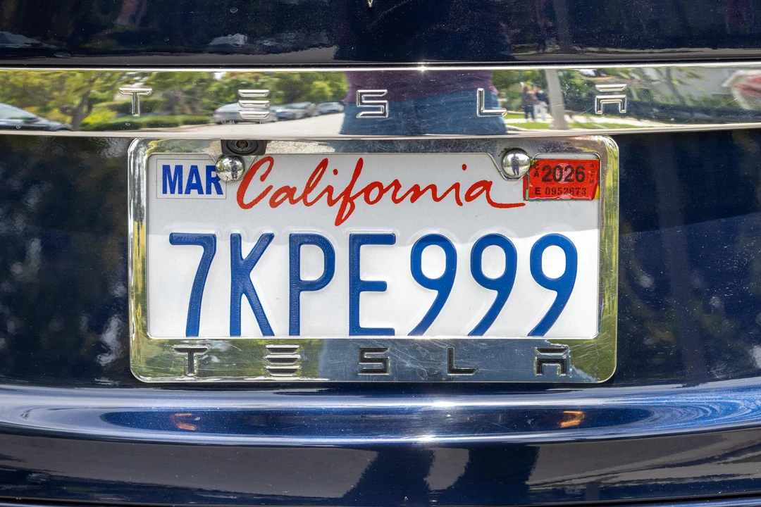 2015 Tesla Model S - Image 19 of 31
