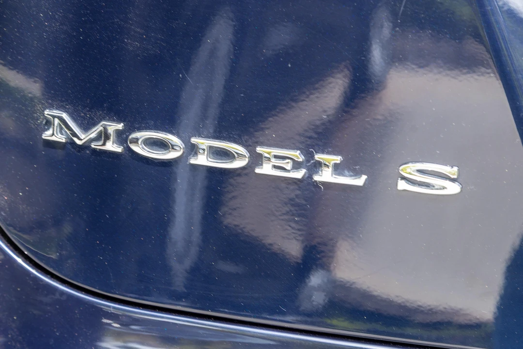 2015 Tesla Model S - Image 16 of 31