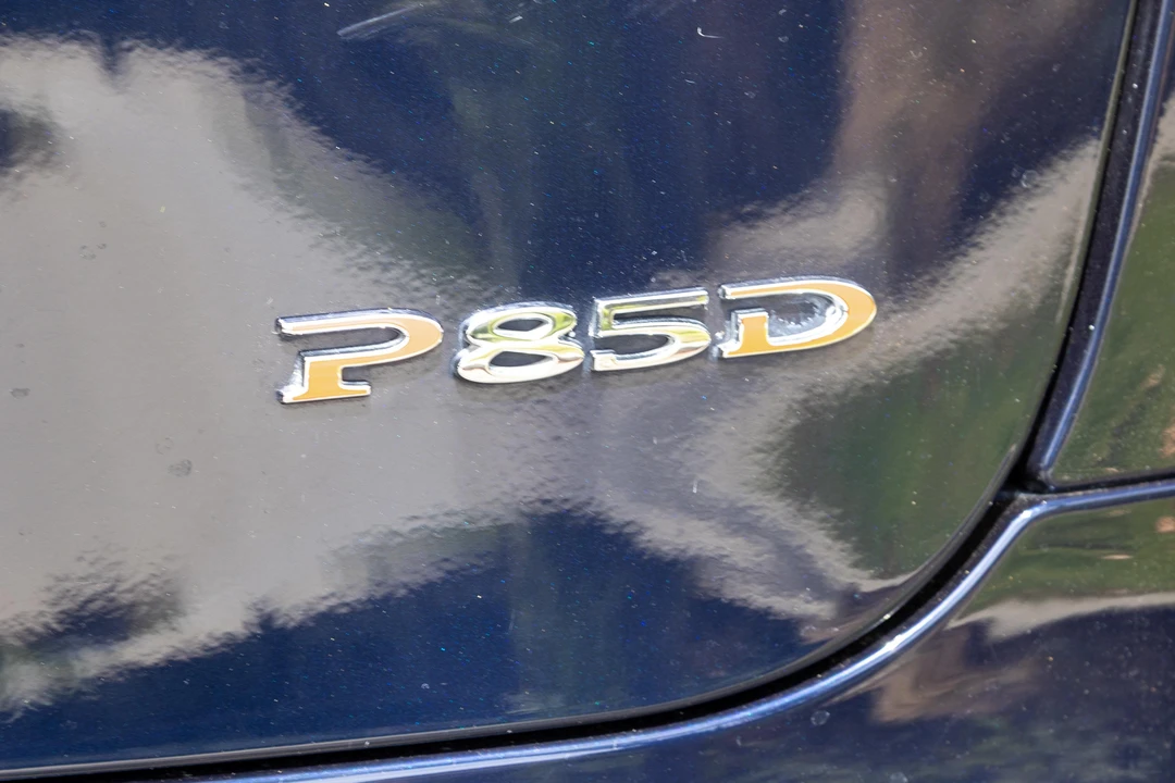 2015 Tesla Model S - Image 21 of 31