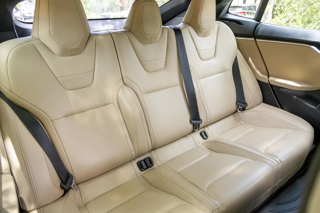 2015 Tesla Model S - Image 30 of 31