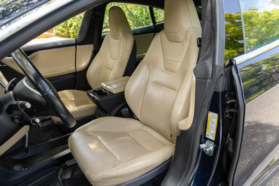 2015 Tesla Model S - Image 29 of 31