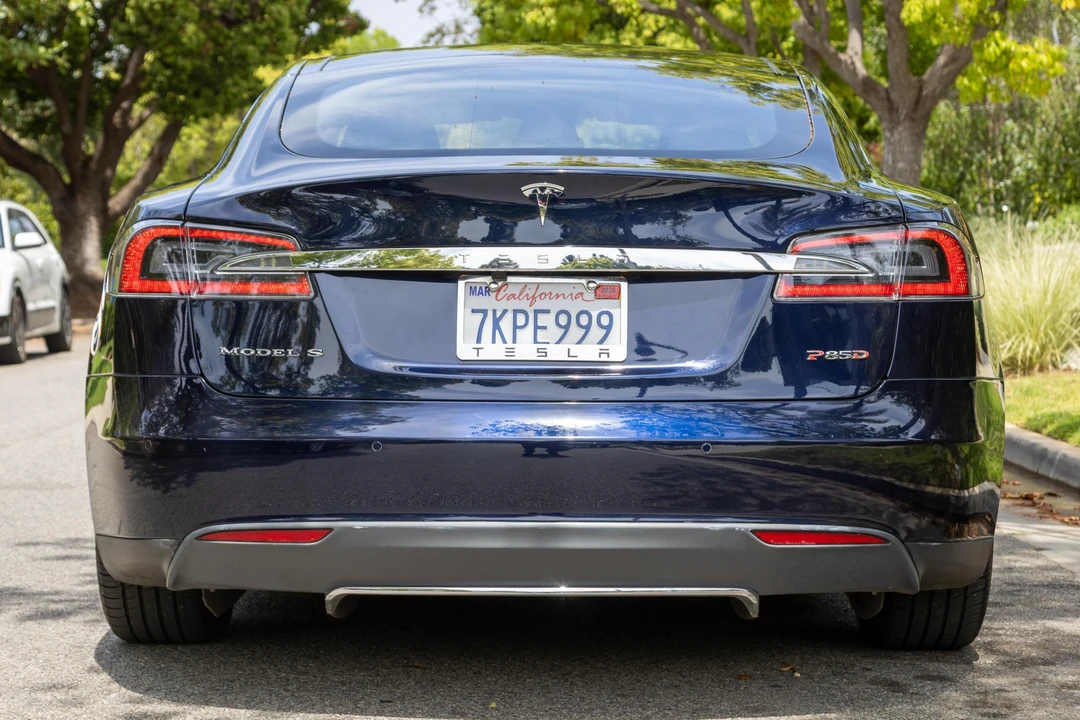 2015 Tesla Model S - Image 5 of 31