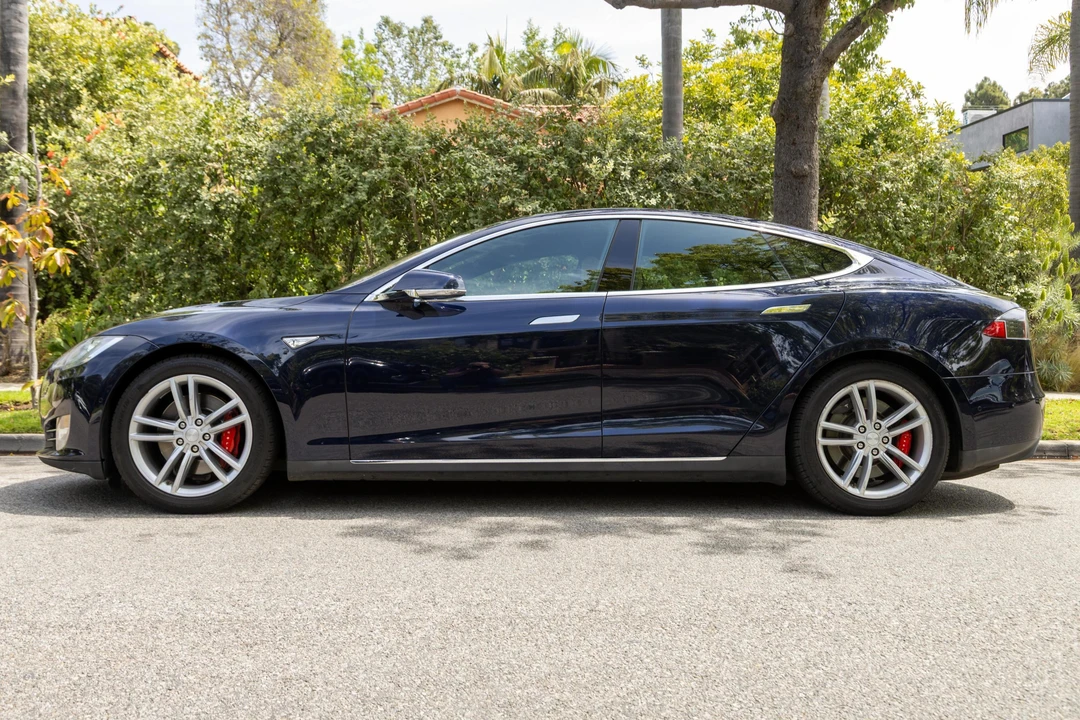 2015 Tesla Model S - Image 3 of 31