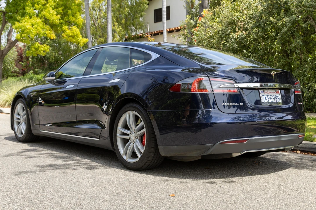 2015 Tesla Model S - Image 4 of 31