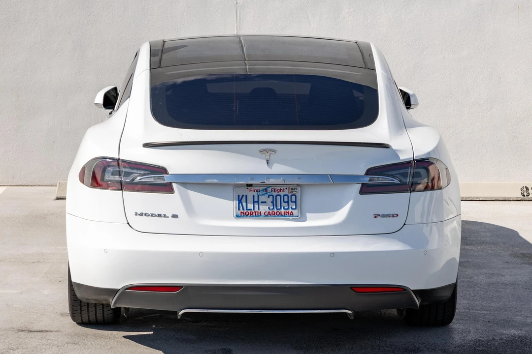 2015 Tesla Model S - Image 5 of 31