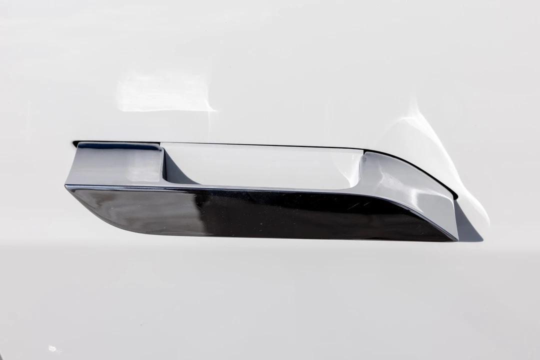 2015 Tesla Model S - Image 30 of 31
