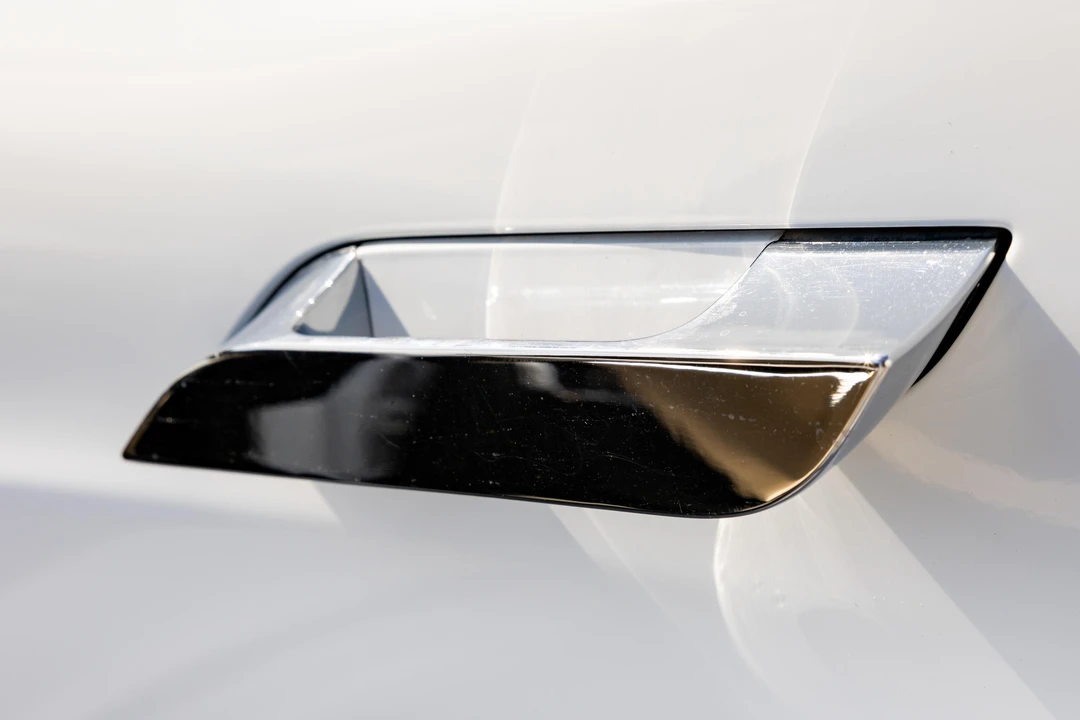 2015 Tesla Model S - Image 22 of 31