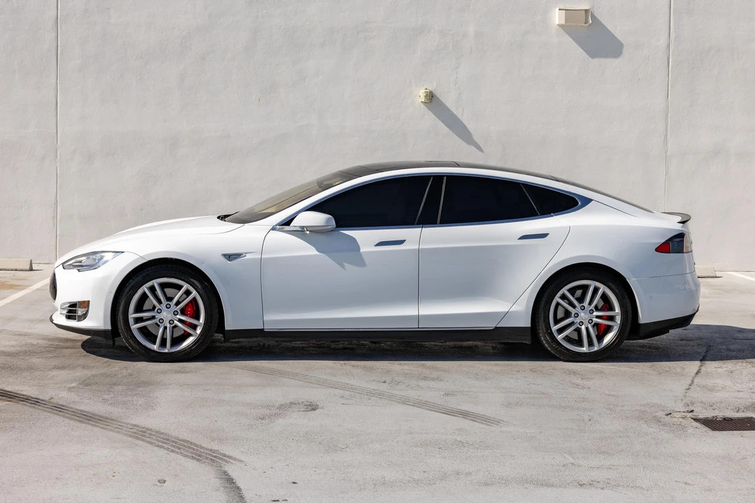 2015 Tesla Model S - Image 6 of 31
