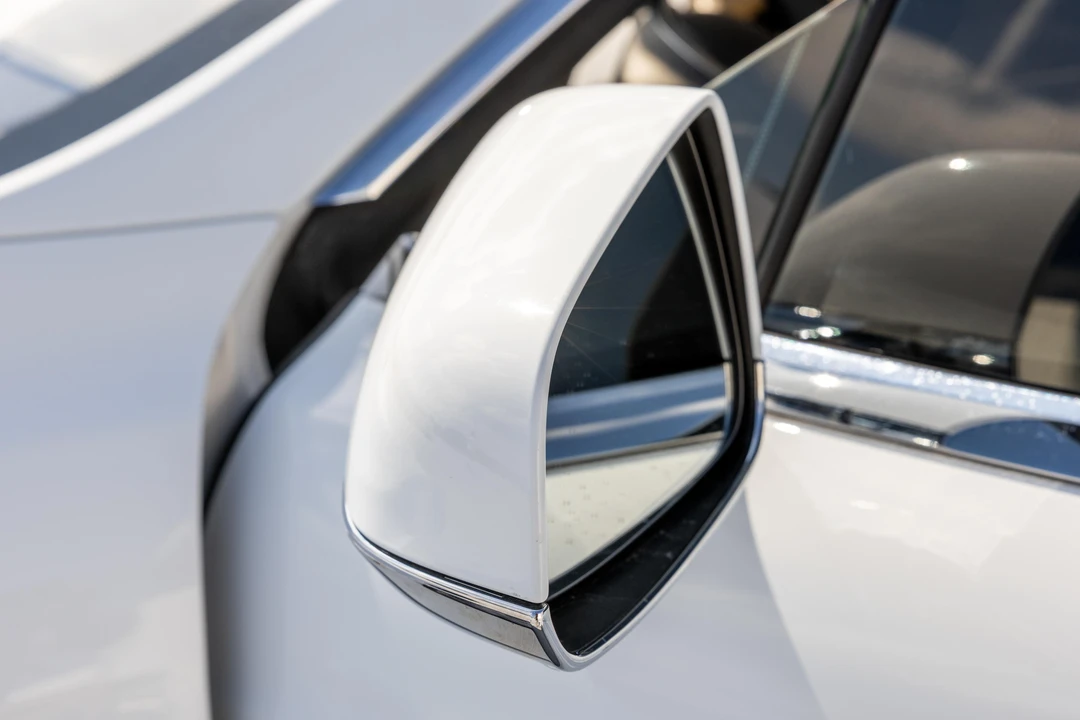 2015 Tesla Model S - Image 20 of 31