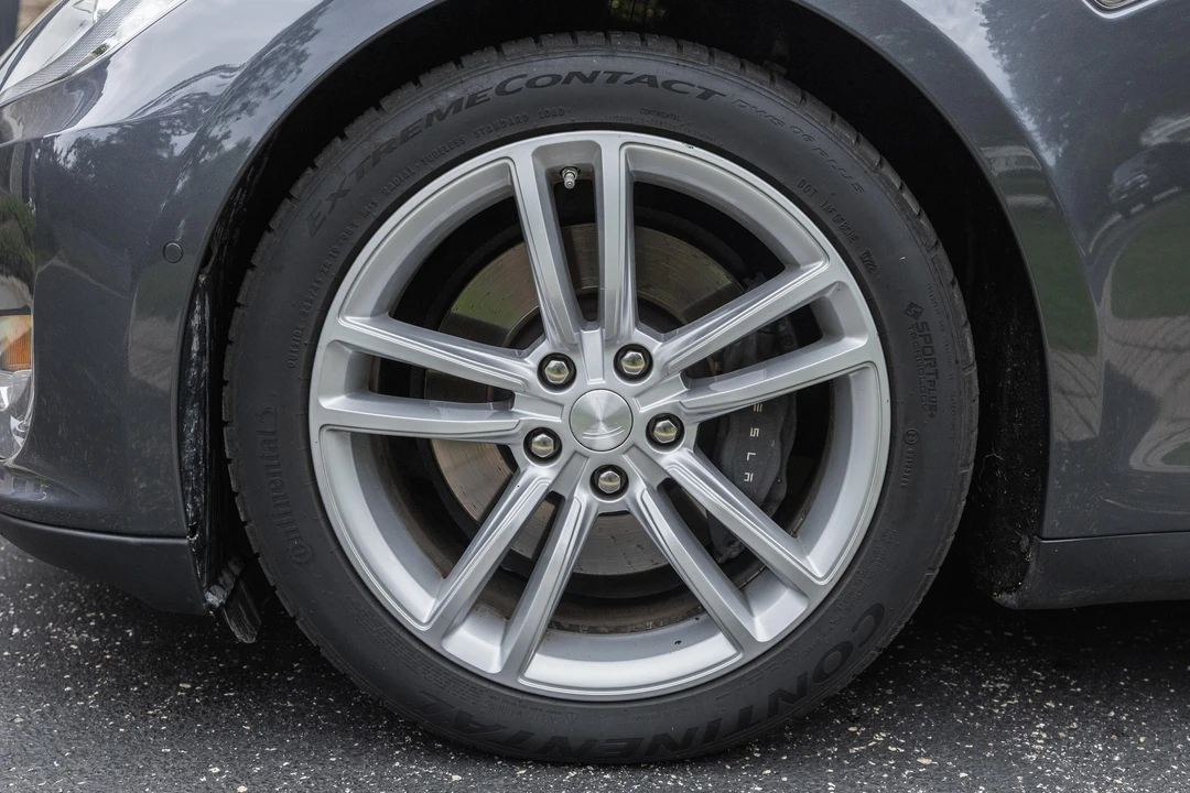 2015 Tesla Model S - Image 20 of 31