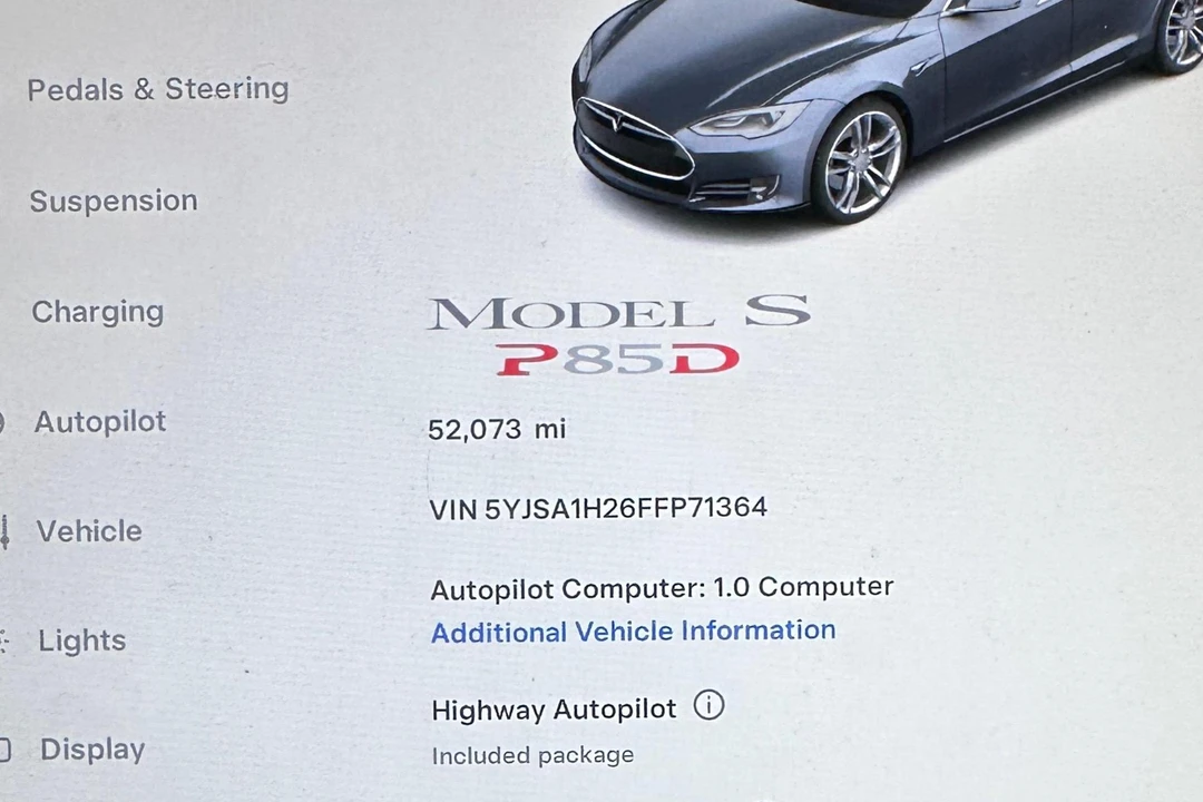 2015 Tesla Model S - Image 28 of 31
