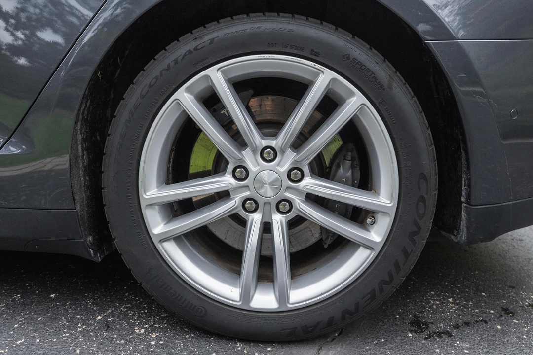 2015 Tesla Model S - Image 21 of 31