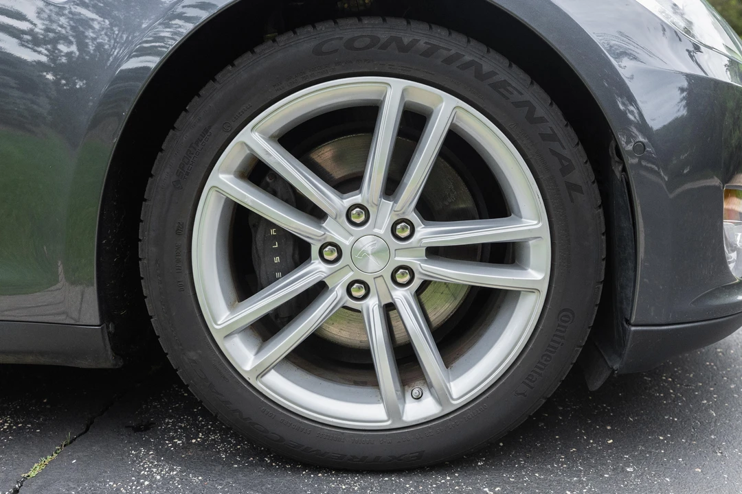 2015 Tesla Model S - Image 23 of 31