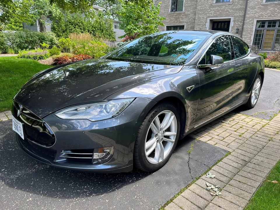 2015 Tesla Model S - Image 7 of 31