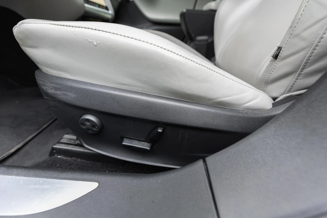 2015 Tesla Model S - Image 30 of 31