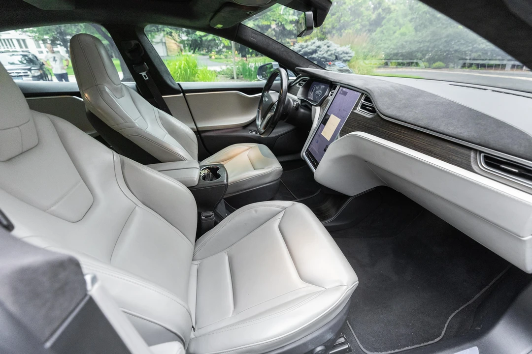 2015 Tesla Model S - Image 31 of 31