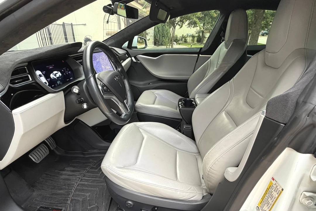 2015 Tesla Model S - Image 21 of 31
