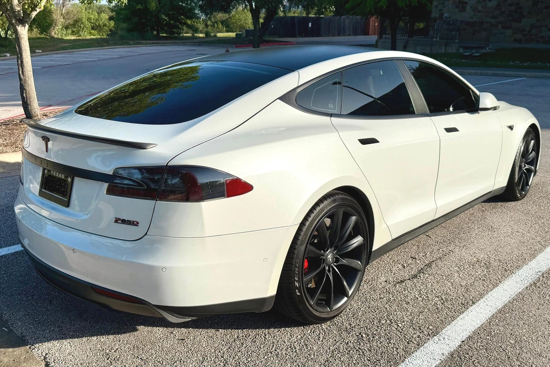 2015 Tesla Model S - Image 4 of 31
