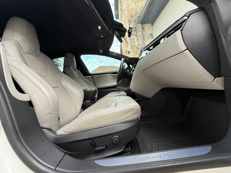 2015 Tesla Model S - Image 25 of 31