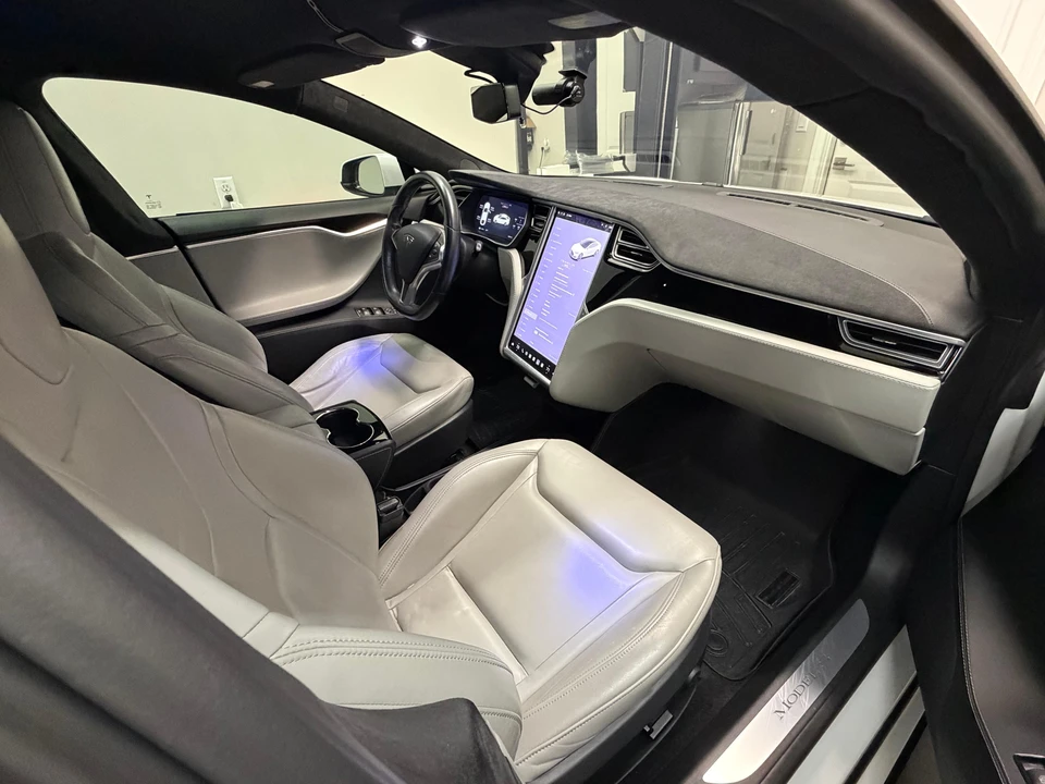 2015 Tesla Model S - Image 30 of 31
