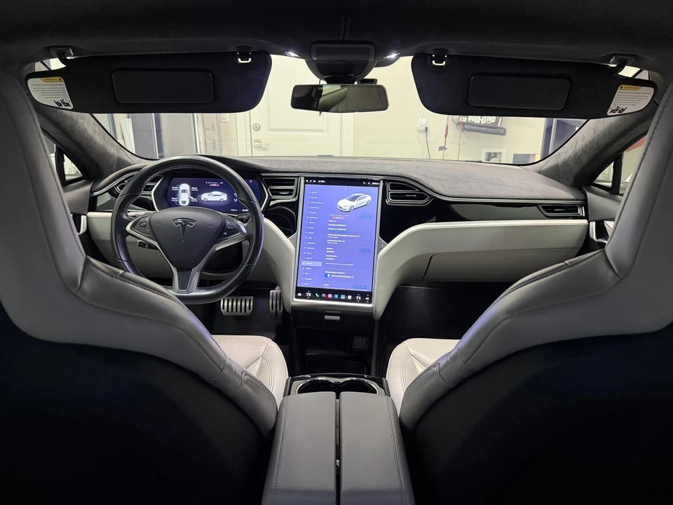 2015 Tesla Model S - Image 30 of 31