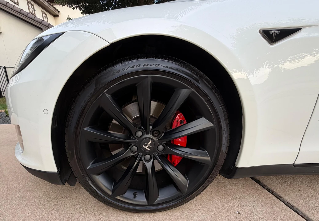 2015 Tesla Model S - Image 15 of 31