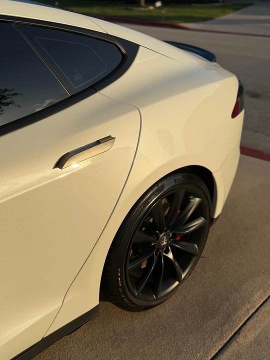 2015 Tesla Model S - Image 12 of 31