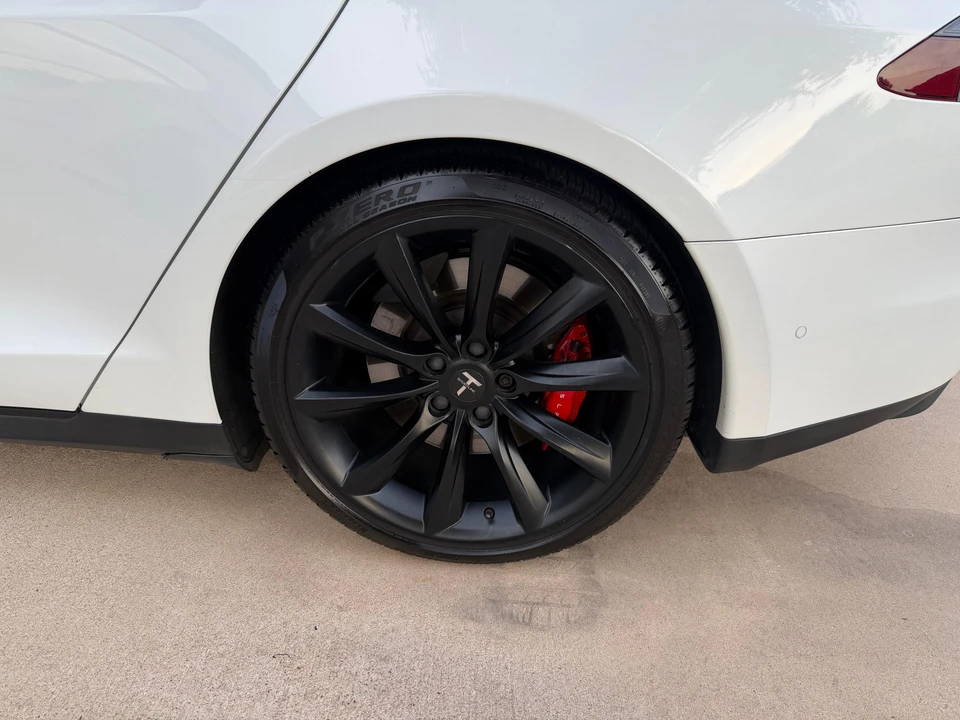 2015 Tesla Model S - Image 16 of 31