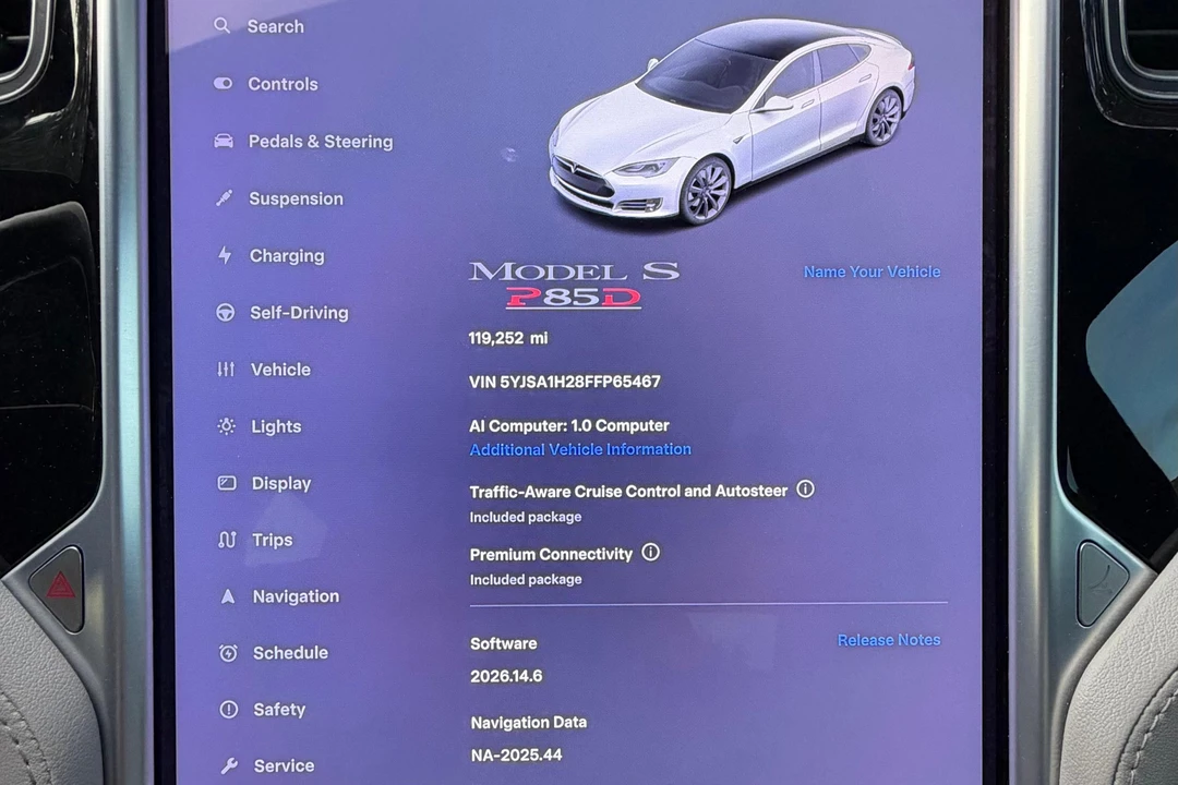 2015 Tesla Model S - Image 22 of 31